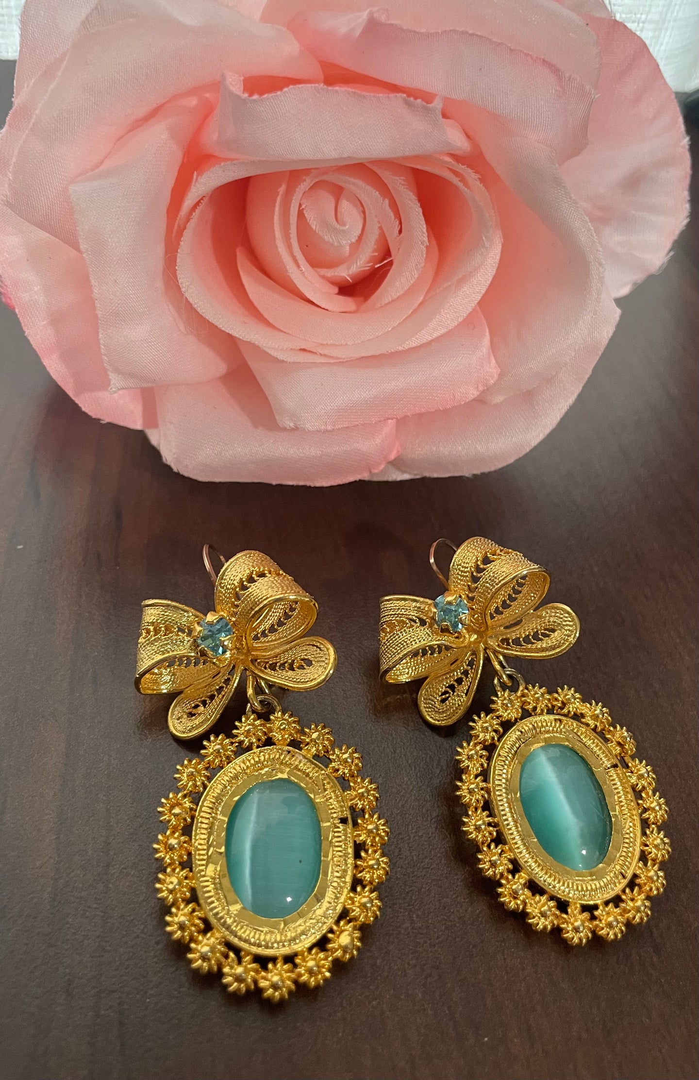 Aretes filigrana with turquoise stone