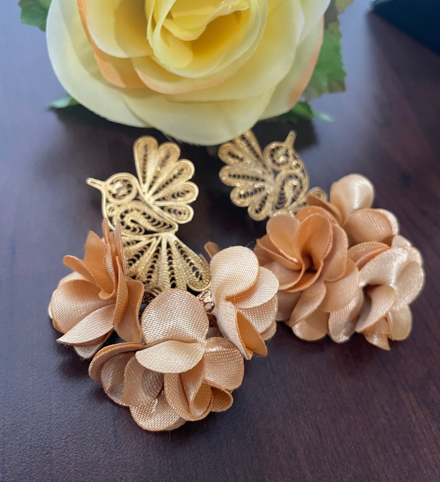 Filigrana aretes de colibrí/ Gold
