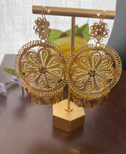 Load image into Gallery viewer, Margarita Filigree Earrings/ Grandes
