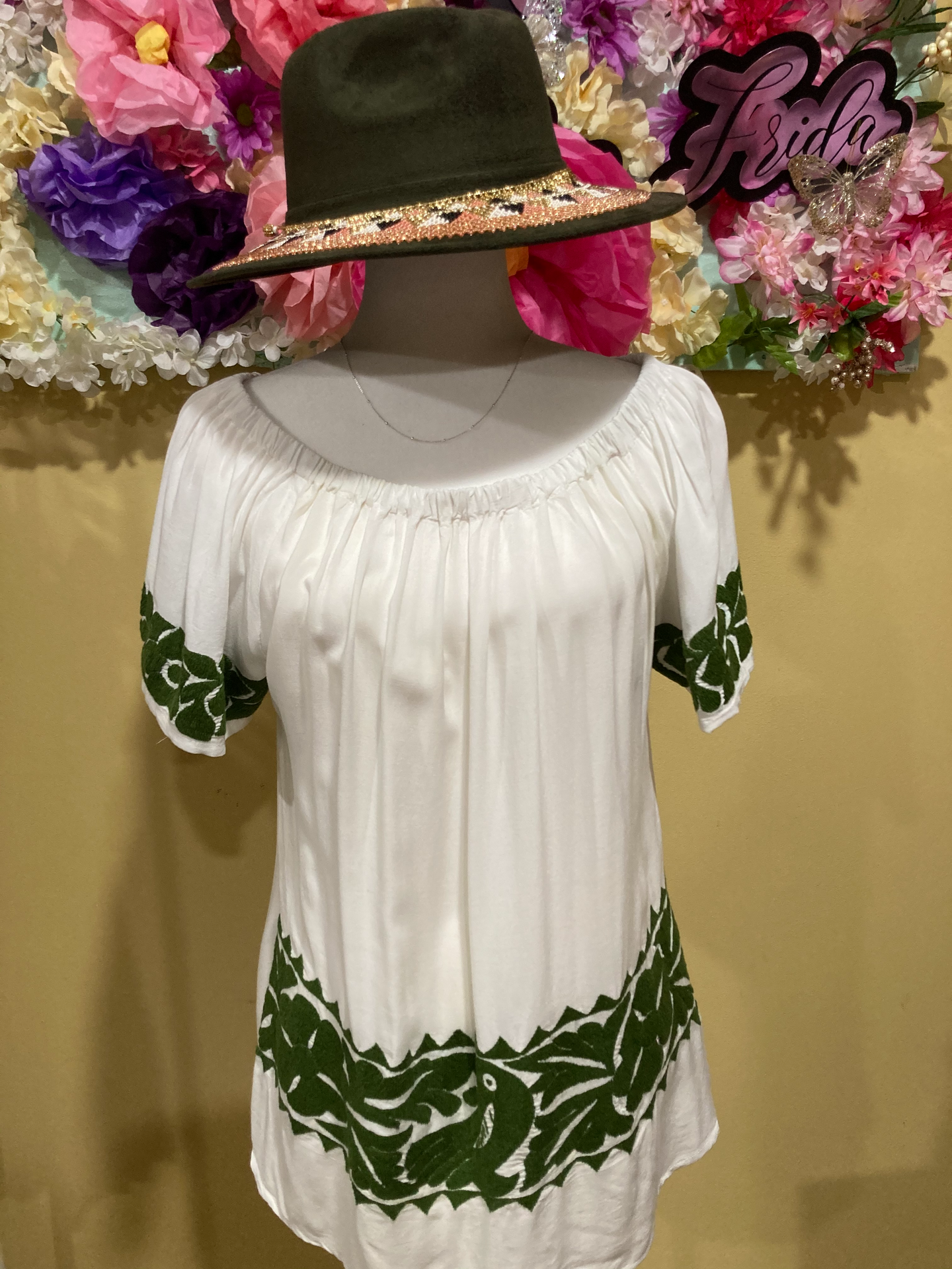Tuxtapec media gala Hand Embroidered Blouse