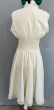 Load image into Gallery viewer, VESTIDO SILVIA
