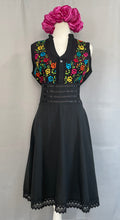 Load image into Gallery viewer, VESTIDO SILVIA
